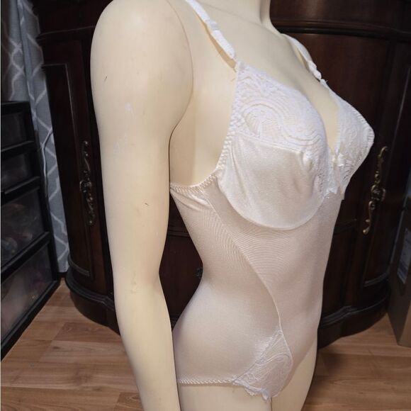 Women's Vintage Lingerie Bodysuit 34C - Picture 9 of 12